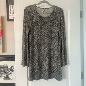 Francesca’s OTHERS FOLLOW L/S Dress size Small